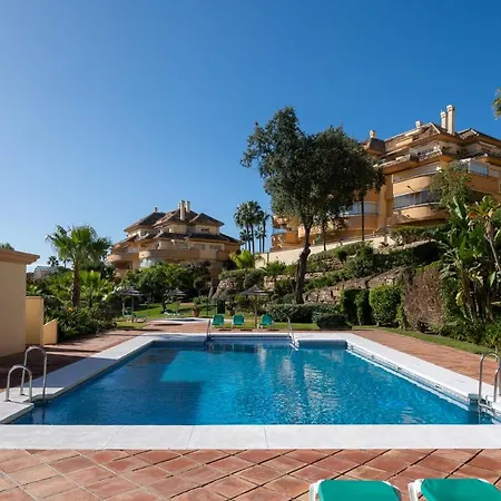 Beautiful 2 Bedroms Located In Elviria Hills Apartment *