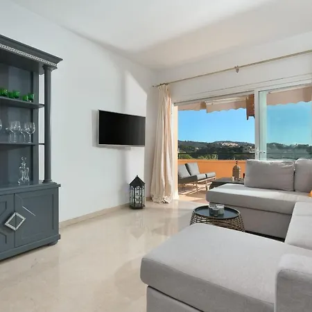 Beautiful 2 Bedroms Located In Elviria Hills * Marbella