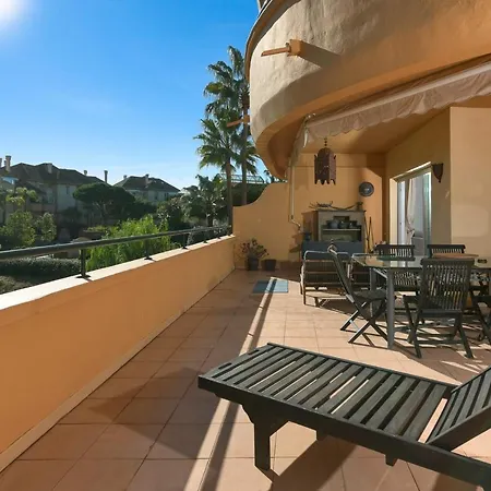Beautiful 2 Bedroms Located In Elviria Hills Marbella