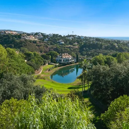 Beautiful 2 Bedroms Located In Elviria Hills Marbella